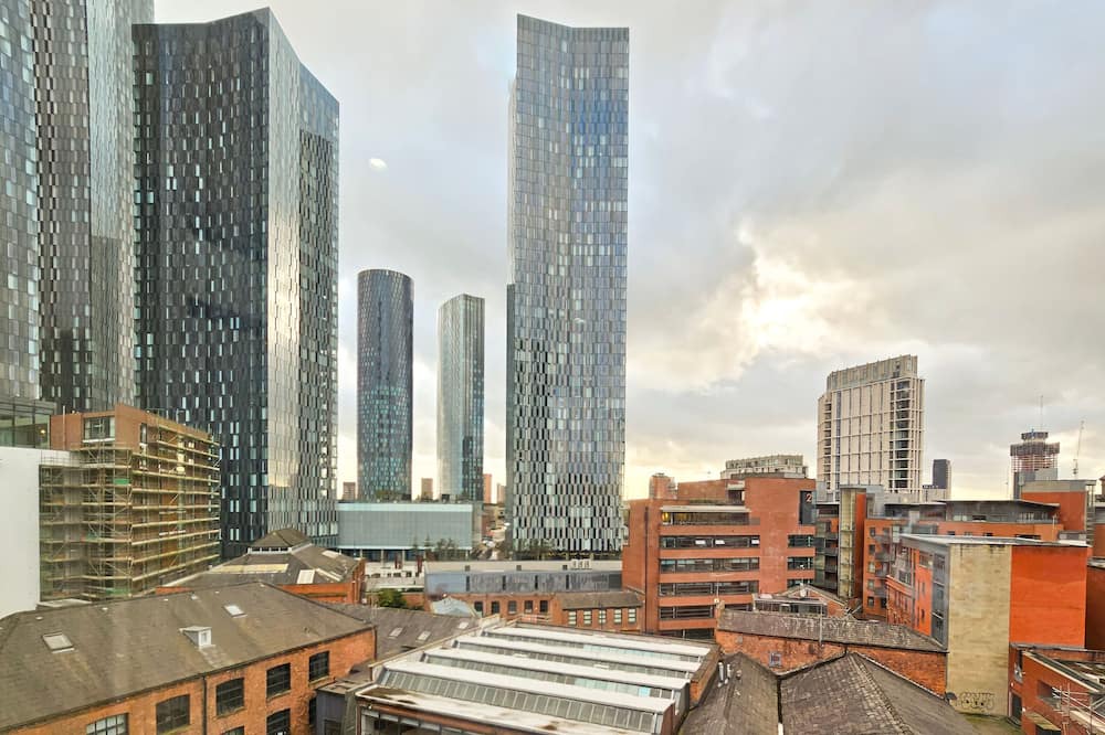 Castlefield Apartment | Experience our newly-transformed 1-bedroom apartment, thoughtfully designed for your comfort