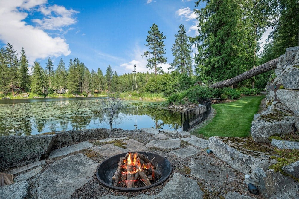 Athol Cabin | Beautiful Lake Cabin on Kelso Lake, Idaho! Close to Silverwood!