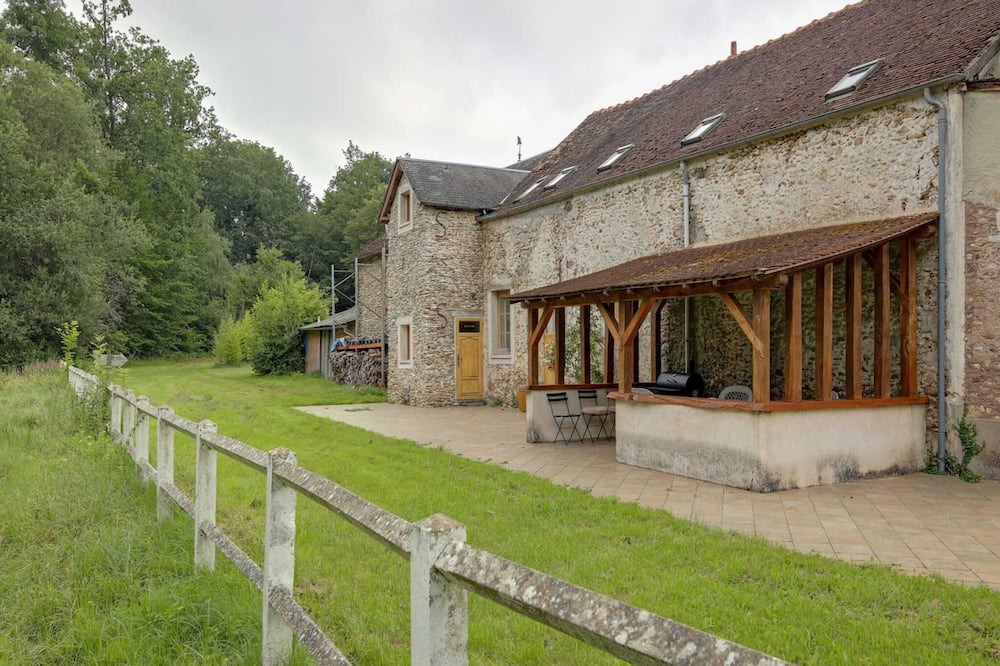 Raizeux House | Homerez - Spacious house for 8 ppl. with terrace at Raizeux