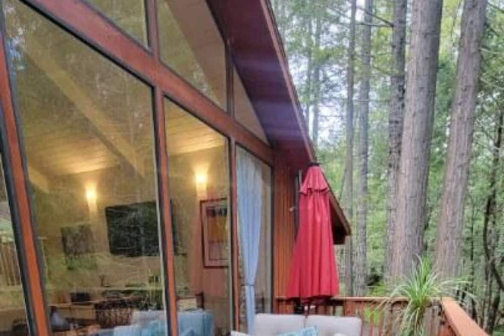 Willits House | Beautiful home in the Redwoods