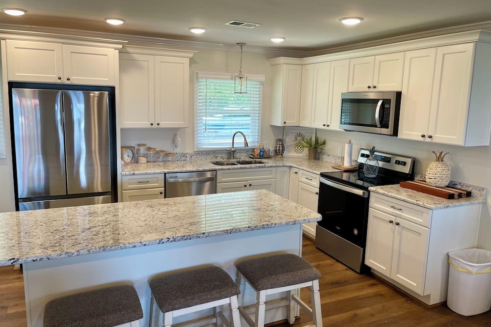Lake Waccamaw House | A Splash of Lake Heaven