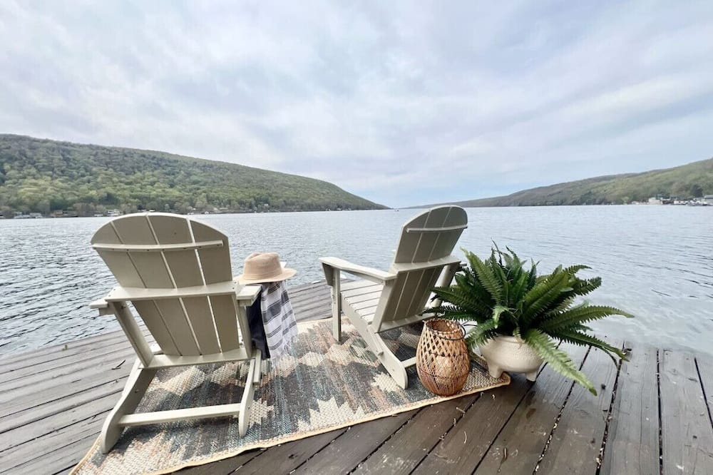 Scott House | Skaneateles Lake Escape: Cozy 2BR Waterfront Retreat