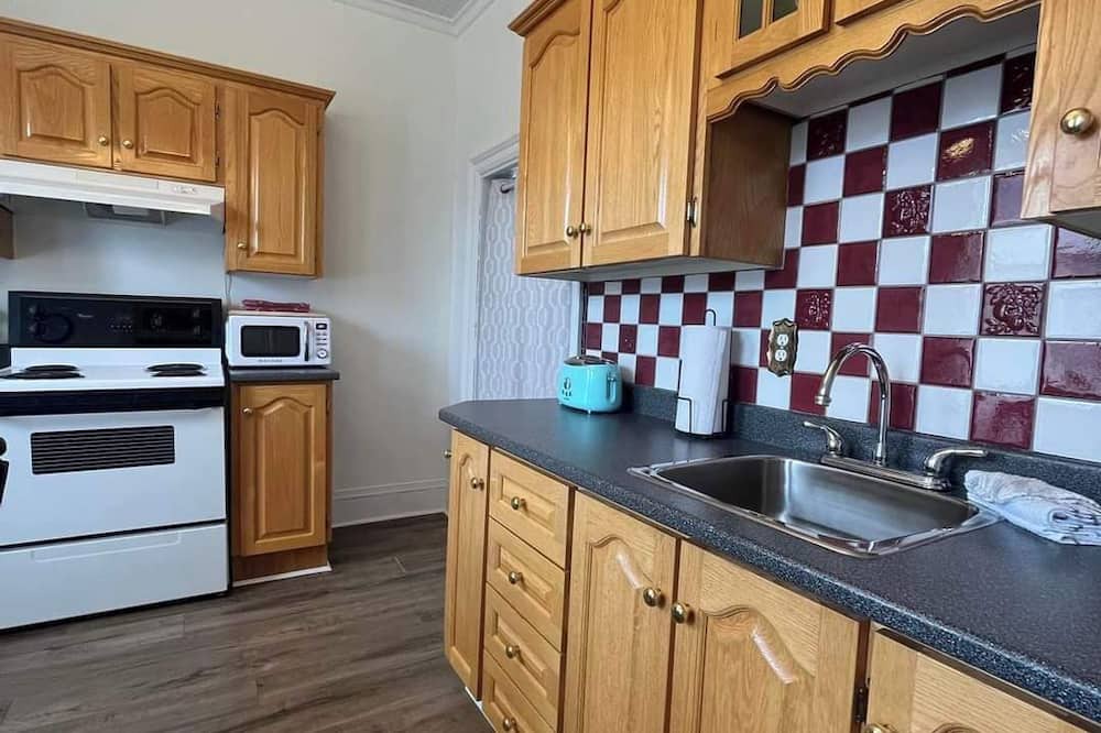 Grand Bank House | Cozy historical home in beautiful Grand Bank. The Tiny Table Inn (3Bedroom)