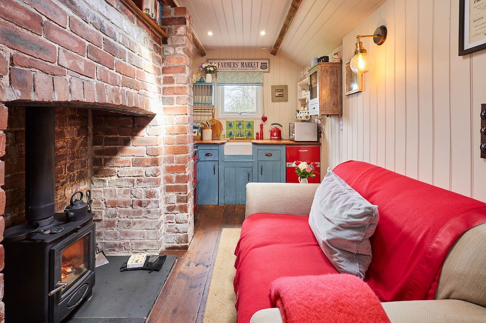 Llangadog House | Host & Stay | Y Golchdy