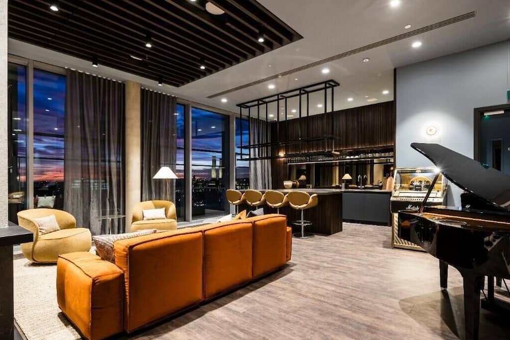 Tachbrook Apartment | 2 Bed serviced apartment w/pool and gym