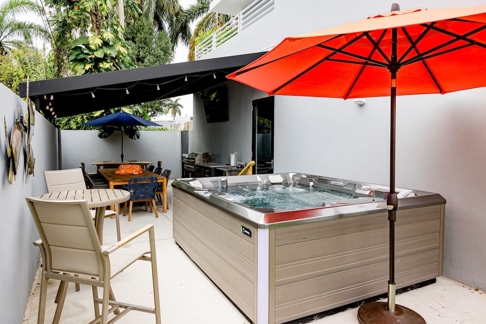Hato Rey House | Fully Renovated Schoolhouse 7 Bedroom, 6 Baths, Jacuzzi, Billiard