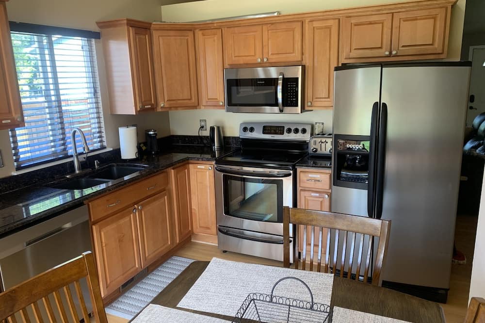 Marysville House | Destination: Relax and Enjoy! Minutes away from Casinos, Outlets, Lake Stevens.
