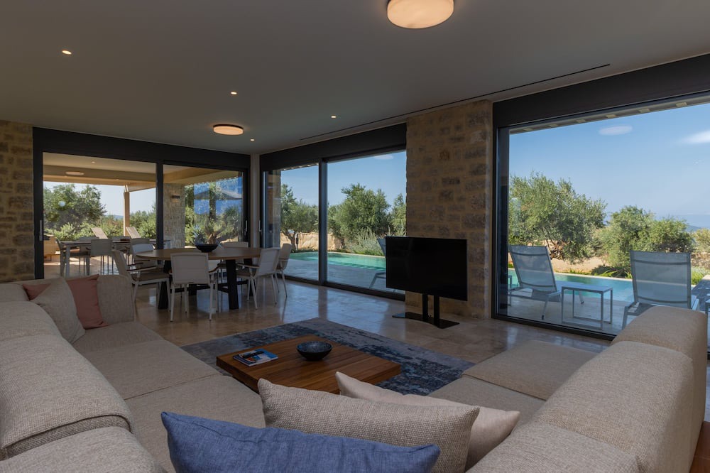 Pylos-Nestoras Villa | Villa Opal at Messinian Nest