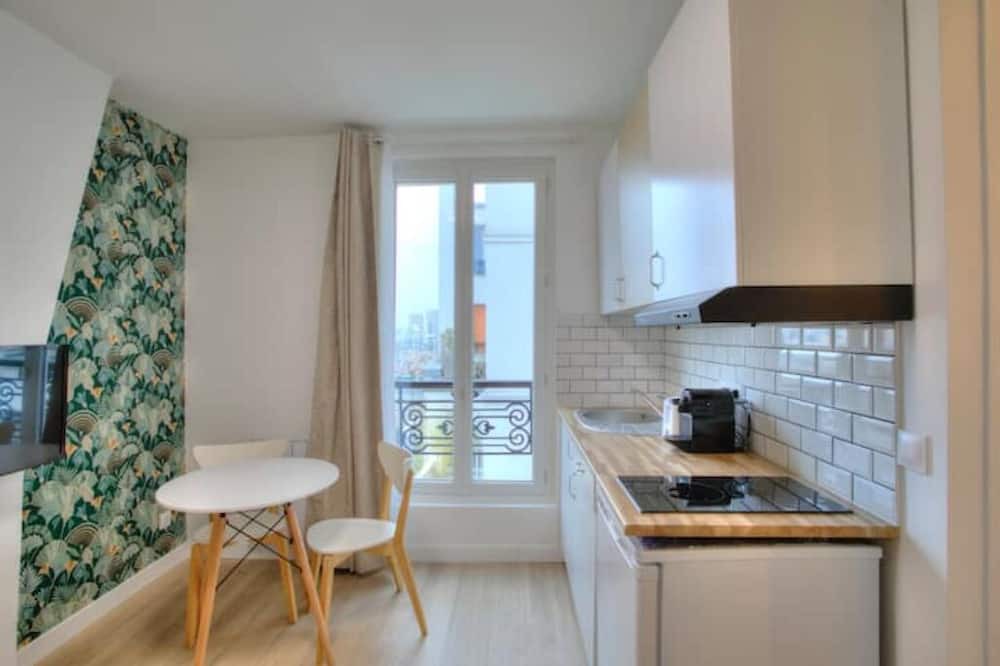 Quartier de la Goutte-d'Or Apartment | Élégance et Confort au Cœur du 18e
