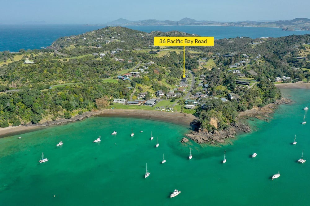 Tutukaka House | Tutukaka 200m from the beach Beautiful home super relaxing in a quiet bay