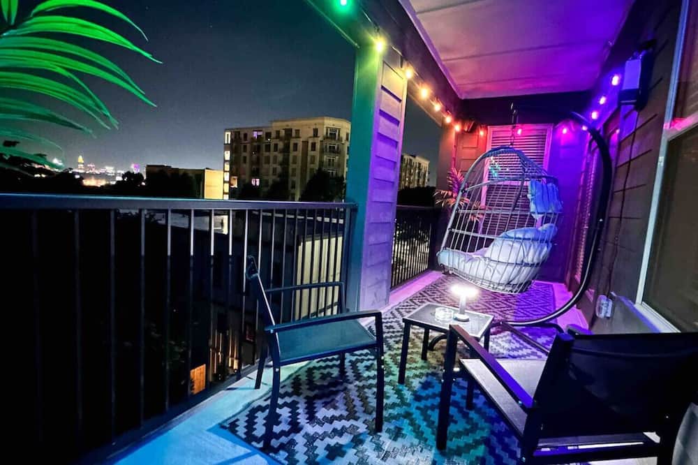 Lindbergh Apartment | Hot Tub & Pool | Oversized Games | King Beds | Gym