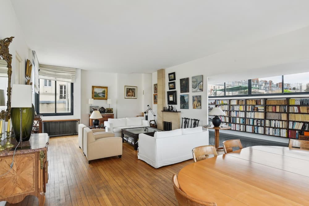 Parc-de-Montsouris Apartment | Atypical flat in Montsouris