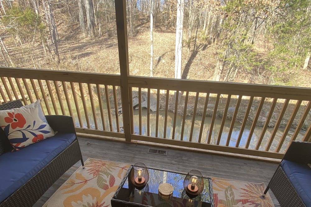 Arcadia House | A serene hideaway nestled by the babbling brook and only minutes to downtown!