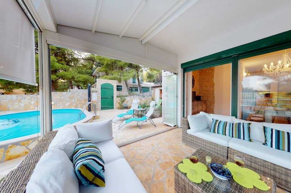 Ivan Dolac Apartment | Lux Flat w Pool 1 min to Ivan Dolac Beach in Hvar