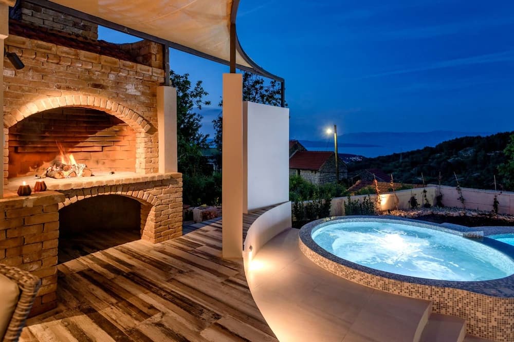 Pitve House | Luxury Sea View Villa w Pool, Garden, BBQ in Hvar