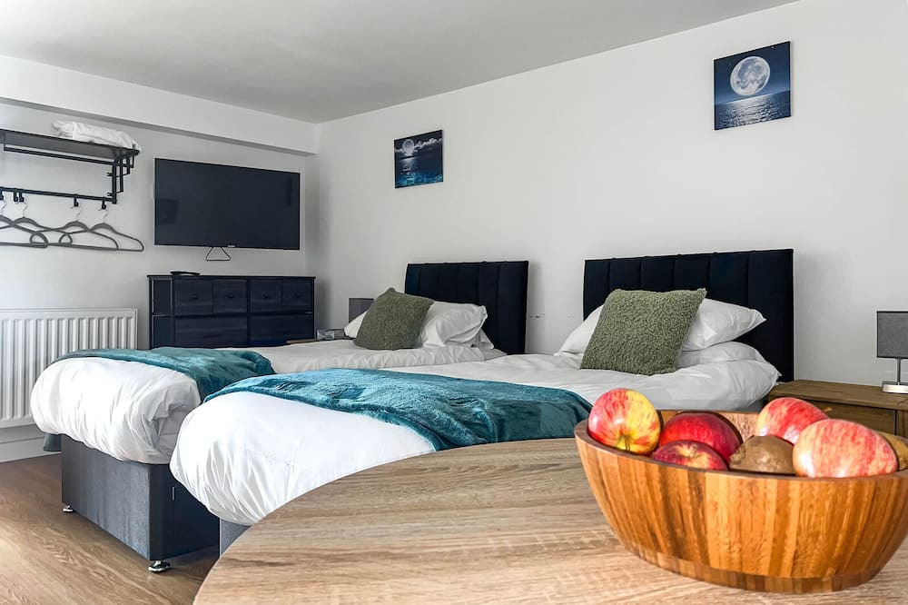 Blackwood Cottage | Experience the tranquillity of Honeymead, a charming holiday retreat in Blackwood, perfectly situate