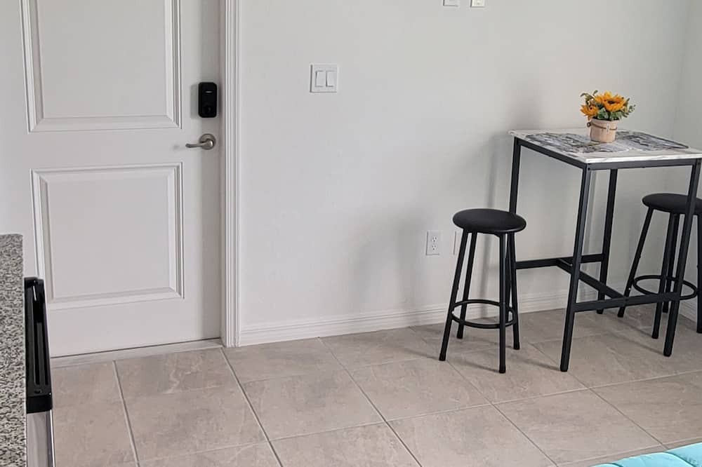 Port Saint Lucie Apartment | Comfy apartment with individual entrance. Perfect to rest.