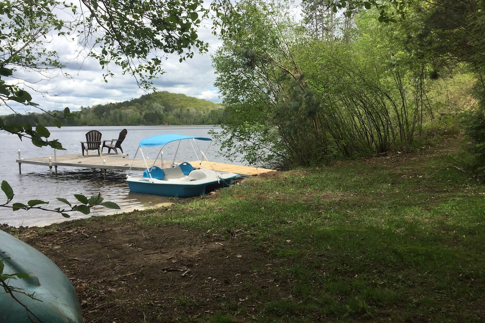 Madawaska Valley Cottage | Relax in Canadian Nature in our 2 bedroom Cottage on Long Lake