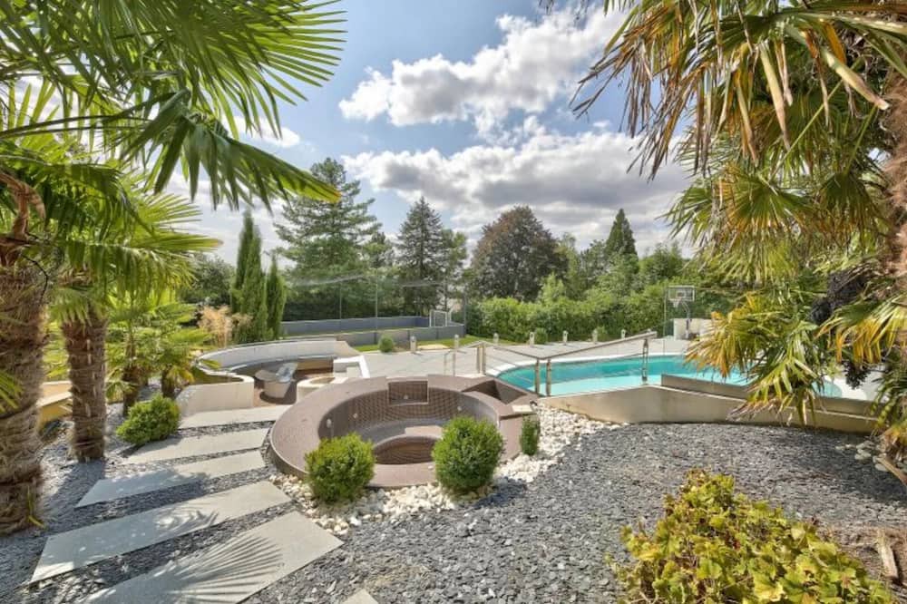Saint-Nom-la-Breteche Villa | Magnifique Villa au Calme à 30min de Paris