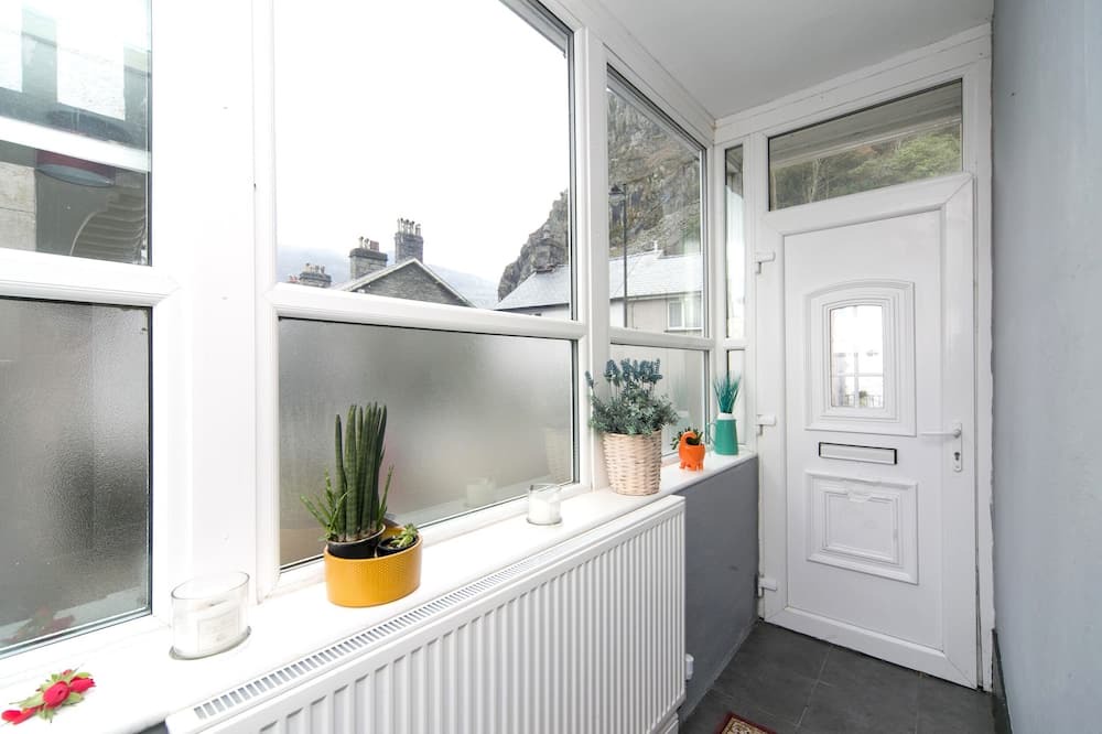 Rhiwbryfdir House | Edwardian End Terrace Property | Pass the Keys