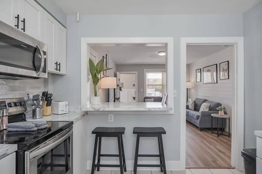 Cottage Line Apartment | *Beach/Pool* Sun Bum Suite @ Salt & Sea