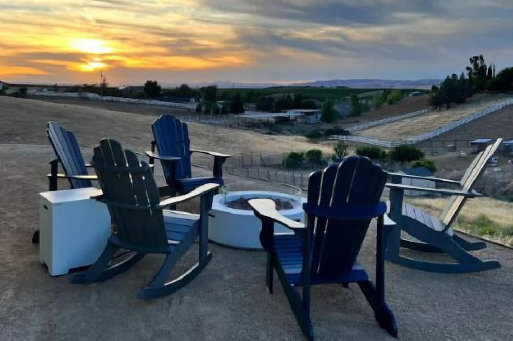 Paso Robles House | 3BR w/ Game Room, Dog Friendly and Hot Tub!
