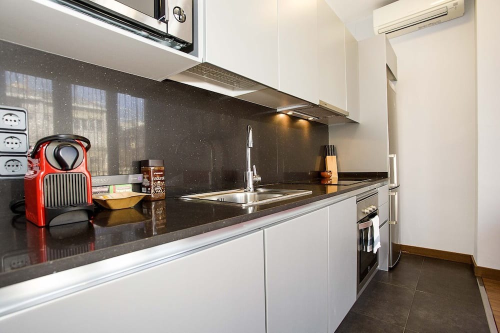 Barcelona Apartment | POBLE NOU LOFT LIVING with ROOF TERRACE Ref MRHAG