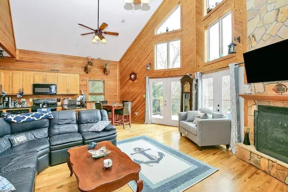 Huntersville Cabin | Mountain Island Lake Cabin