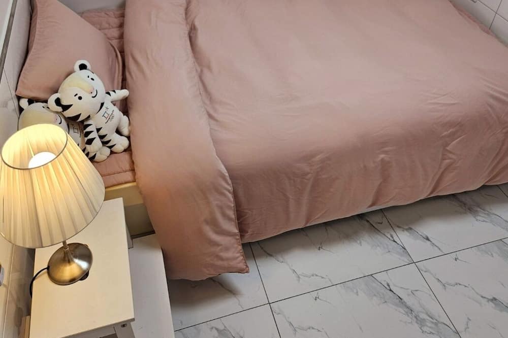 Hwayang-dong Apartment | Comfy 2-bedroom house with highspeed internet WIF in delightful Seoul City