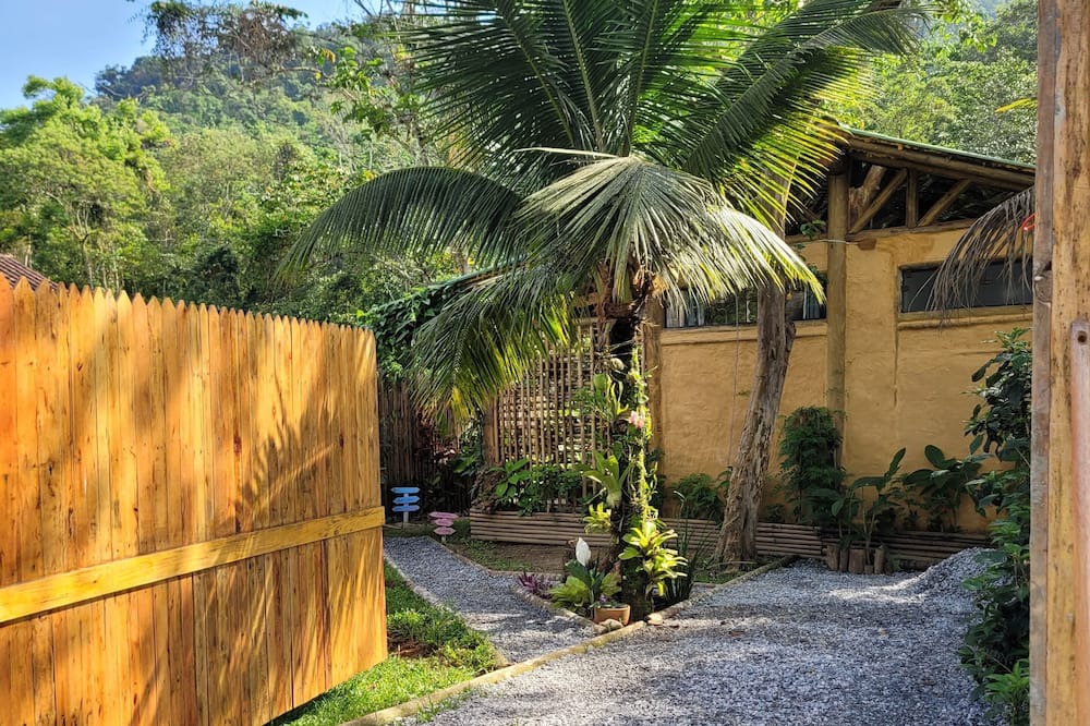 Mambucaba Cottage | Casa da Cachoeira 2, em Paraty, Somos pet Friendly