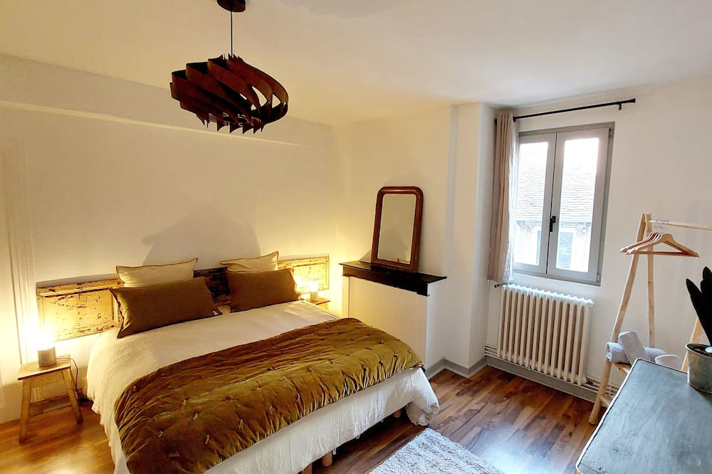 Auxerre Apartment | Appartement Cosy Hyper Centre Auxerre - La Croix au Maître - 1 Chambre 2-4 Pers