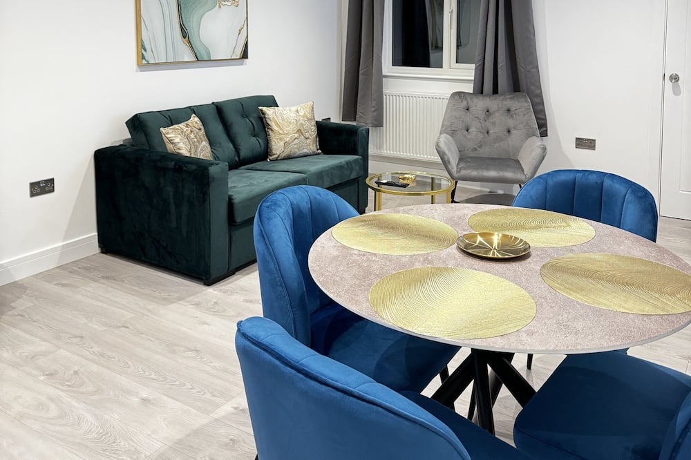Ashford Apartment | Cozy Stay Near Heathrow Airport