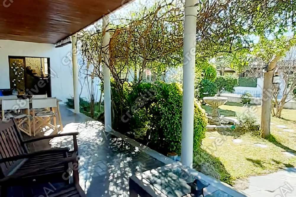 Comarruga Villa | Charming mediterranean villa in the beach with large garden, great for families.