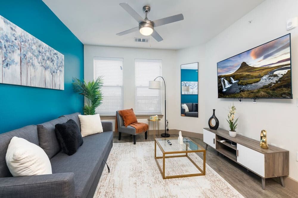 Lewisville Apartment | Luxurious Lakeside Retreat: 1BD Pool & Gym