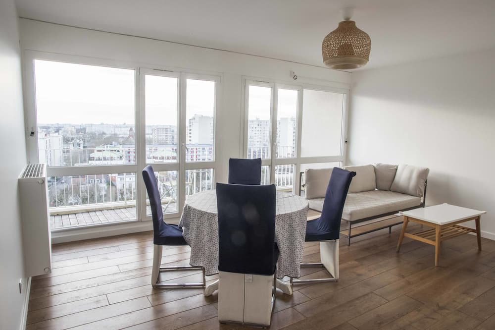 L'Ile-Saint-Denis Apartment | Charming 63 m2 apt with views of the Eiffel Tower