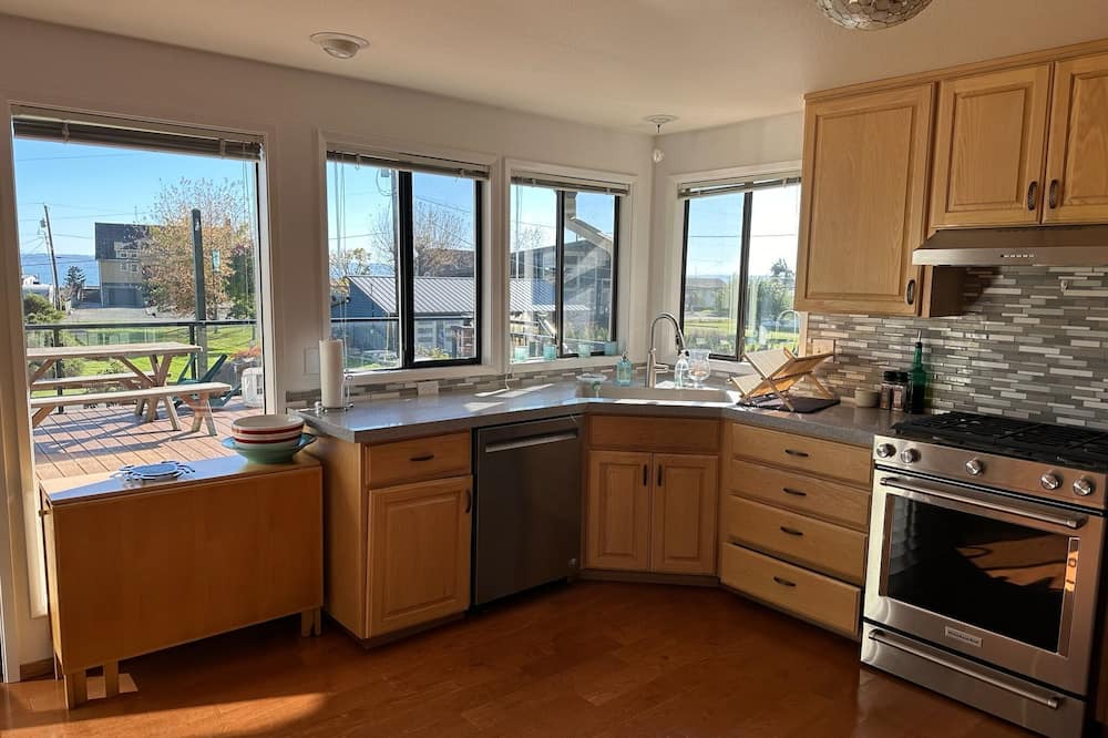 Camano Island House | Camano - Long Beach; Cascades View; Trails, beach, and nature preserve