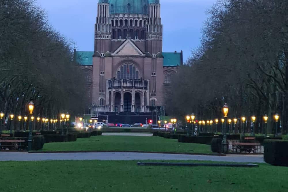 Ganshoren Apartment | Charming 3 bedroom apartments view of the Koekelberg Basilica
