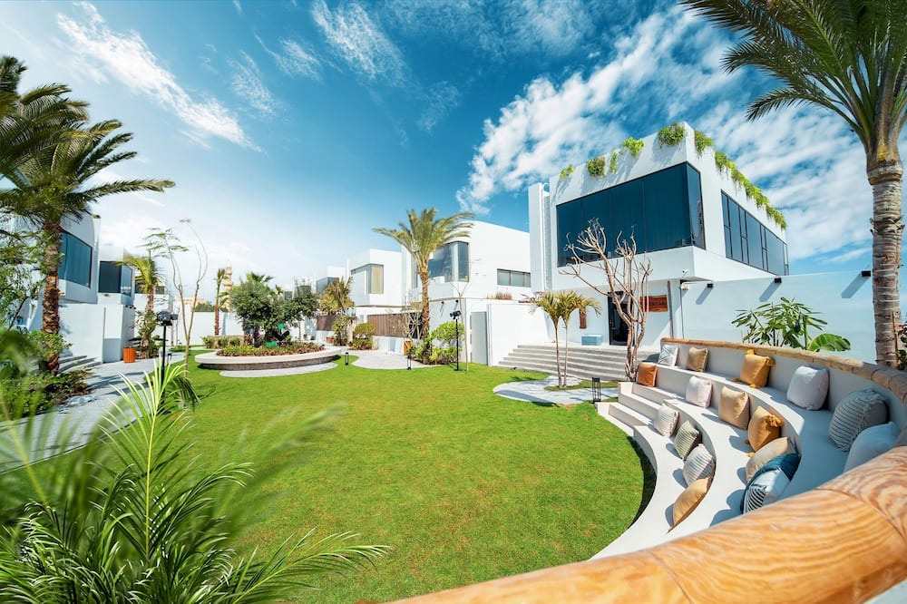 Al Barsha 1 Villa | Private villa with pool