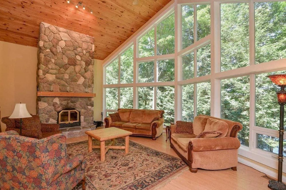 Arden Cottage | Cardinal Grant with Hot tub booking the Summer of 2024.Located in Arden Ontario