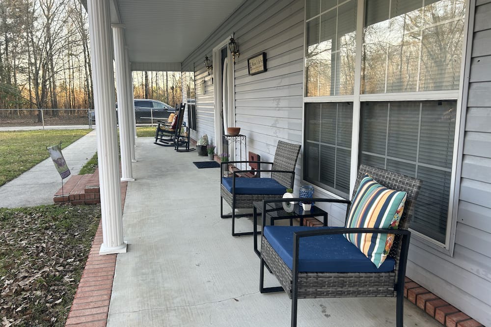 Atmore Apartment | Highland Haven studio guest suite. Cozy, comfy, private&convenient. Has it all!