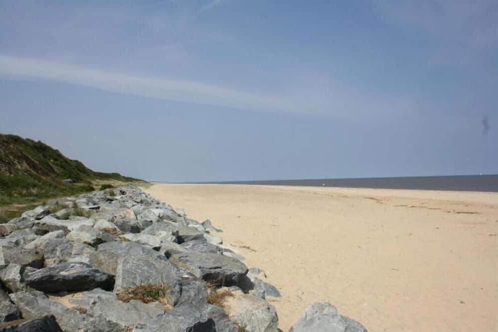 Norwich House | 3 Beds Sleeps 8 House Near California Cliffs Park