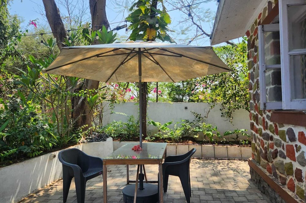 Karjat Villa | Cozy 2-bedroom villa with WiFi, AC in Gorgeous Karjat