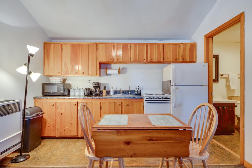 Weirs Beach Cabin | Pet-Friendly Laconia Cabin w/Fireplace + Deck!