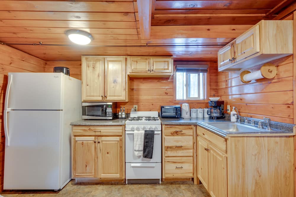 Weirs Beach Cabin | Laconia Cabin w/Grill: 2 Mi to Weirs Beach!