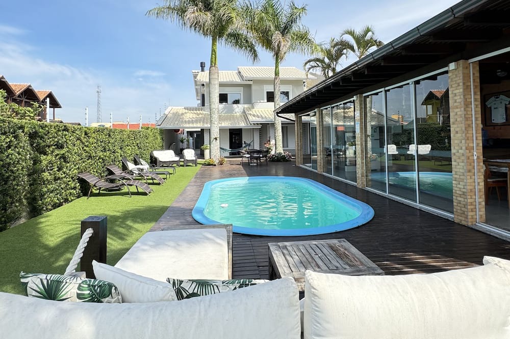 Palhoca Boat Rental | Maravilhosa casa frente Mar c/ piscina na Pinheira