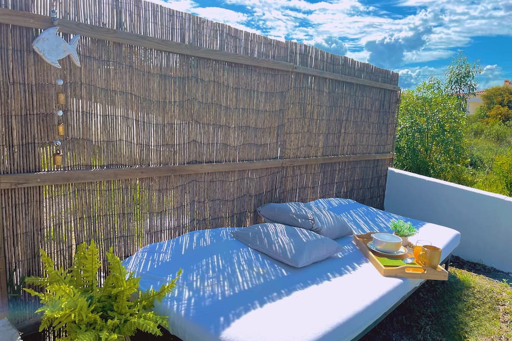 Aljezur Cabin | Casa Cacau’s T1 in Arrifana,Aljezur