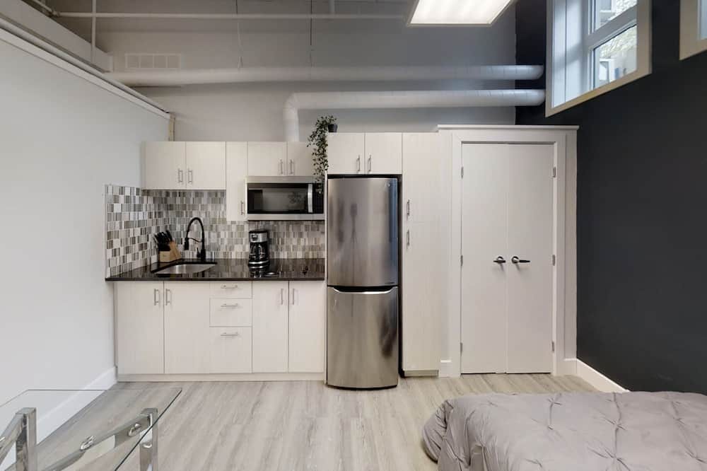 Sandy Hill Apartment | Studio in the heart of downtown!