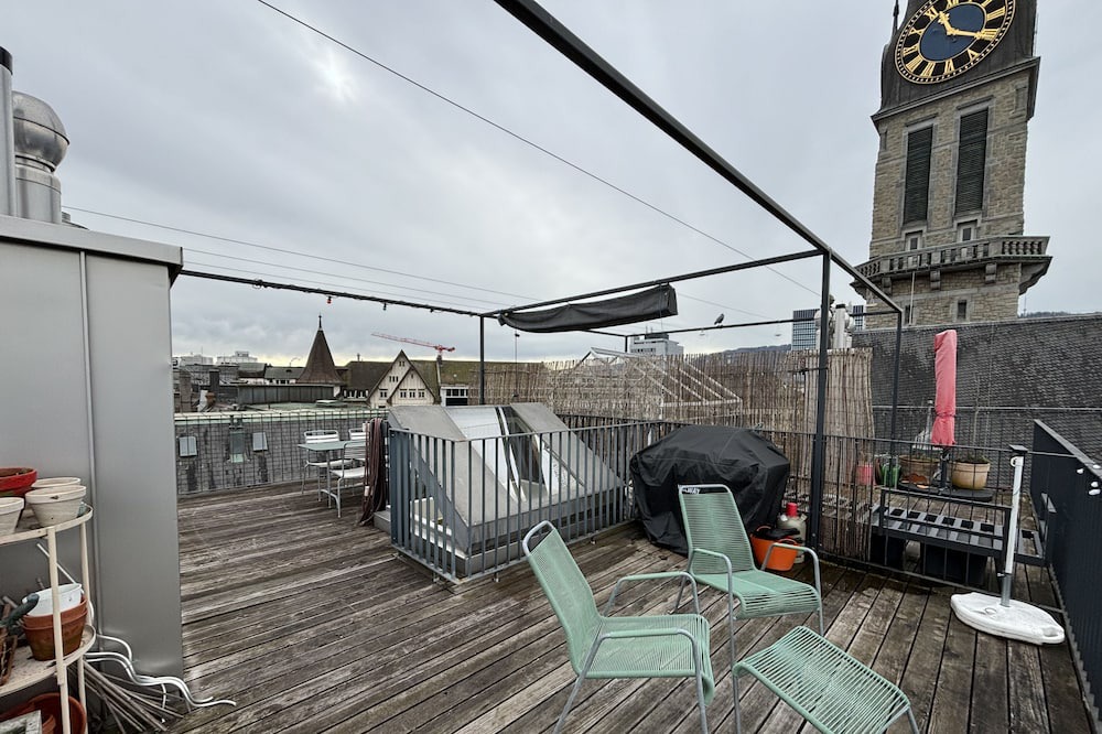 Werd Apartment | Spacious 3-room two story flat available for sublet Mid- March, April, and May