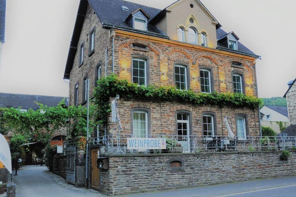Ernst Apartment | “Winzerstube” in the Hommes winery
