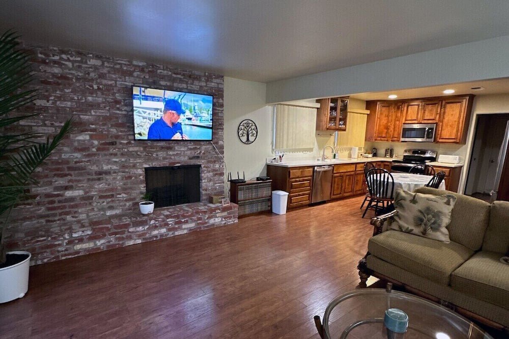 Covell Park House | Tomodachi House - The Perfect Getaway for All!